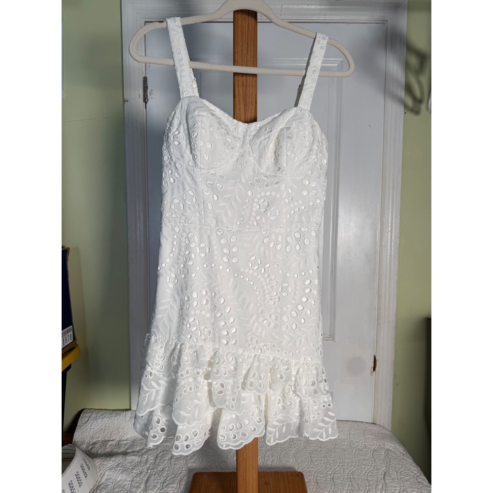 Lilly Pulitzer White Eyelet Lace Ruffle Mini Dress Sweetheart Neckline Size 2